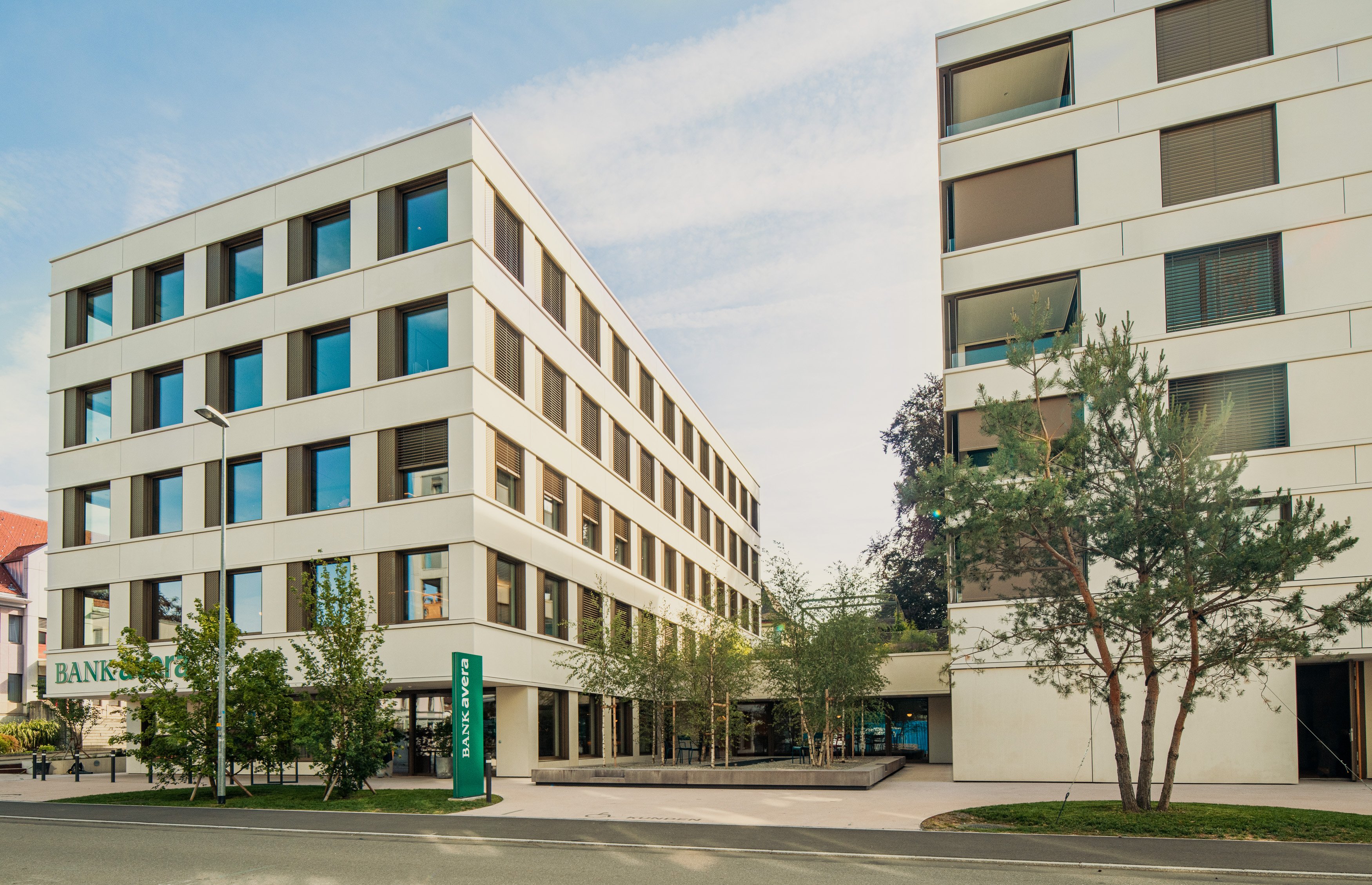 bank_avera_wetzikon_hauptsitz_aussenansicht_2025.jpg